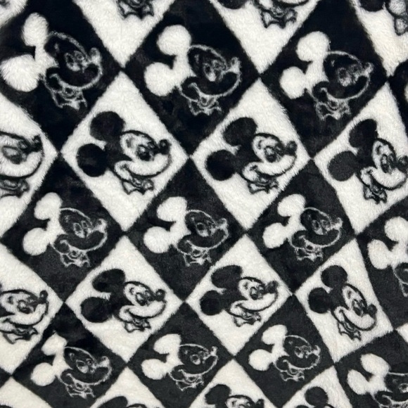 VHTF DISNEY FURRY FLEECE MICKEY BLACK AND WHITE SMALL S EUC - Picture 10 of 10